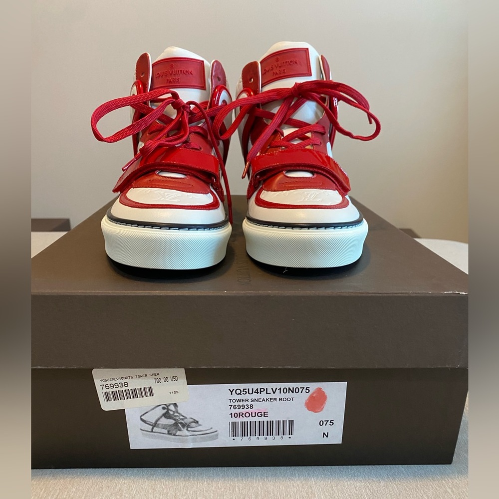 Louis Vuitton men shoes that are red/white